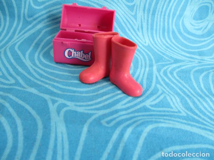 Mu&ntilde;ecas espa&ntilde;olas modernas: CHABEL,BOTAS CONJUNTO LLUVIA ROSA - Foto 1