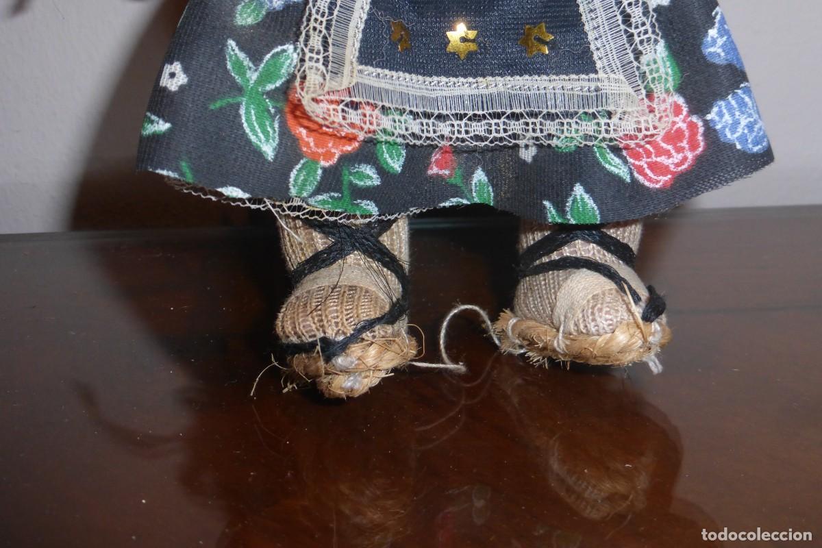Mu&ntilde;ecas espa&ntilde;olas modernas: Mu&ntilde;eca de celuliode de los a&ntilde;os 70, regional - Foto 2