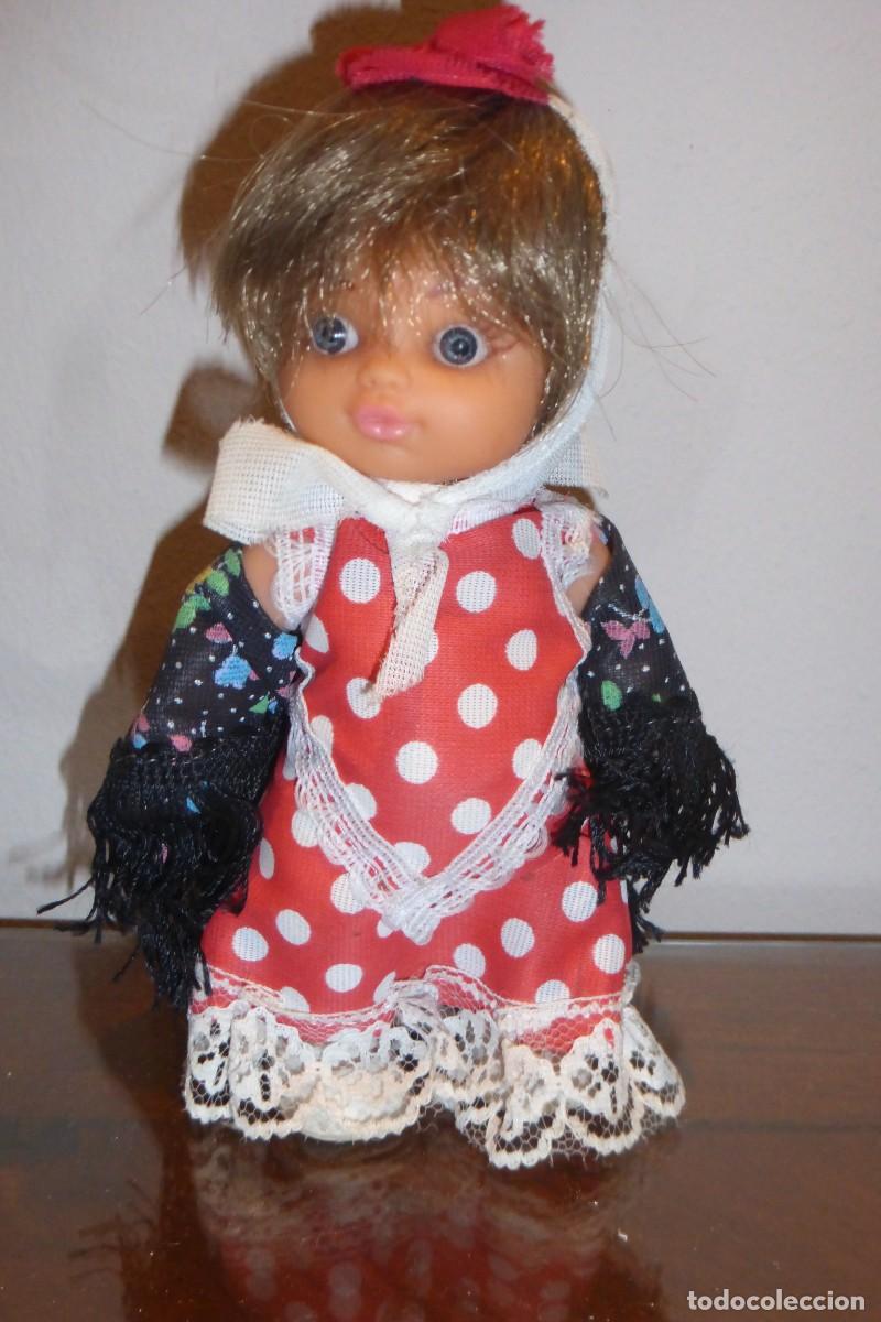 Mu&ntilde;ecas espa&ntilde;olas modernas: MU&Ntilde;ECA DE LOS A&Ntilde;OS 70 DE CELULOIDE, VESTIDA DE CHULAPA - Foto 1