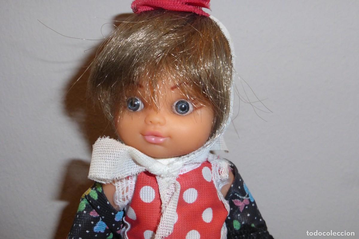 Mu&ntilde;ecas espa&ntilde;olas modernas: MU&Ntilde;ECA DE LOS A&Ntilde;OS 70 DE CELULOIDE, VESTIDA DE CHULAPA - Foto 2