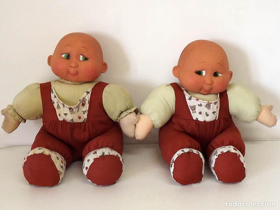 Moderne spanische Puppen: Gemelos de los a&ntilde;os 80, competencia de los Repollo, 38 cm de altura