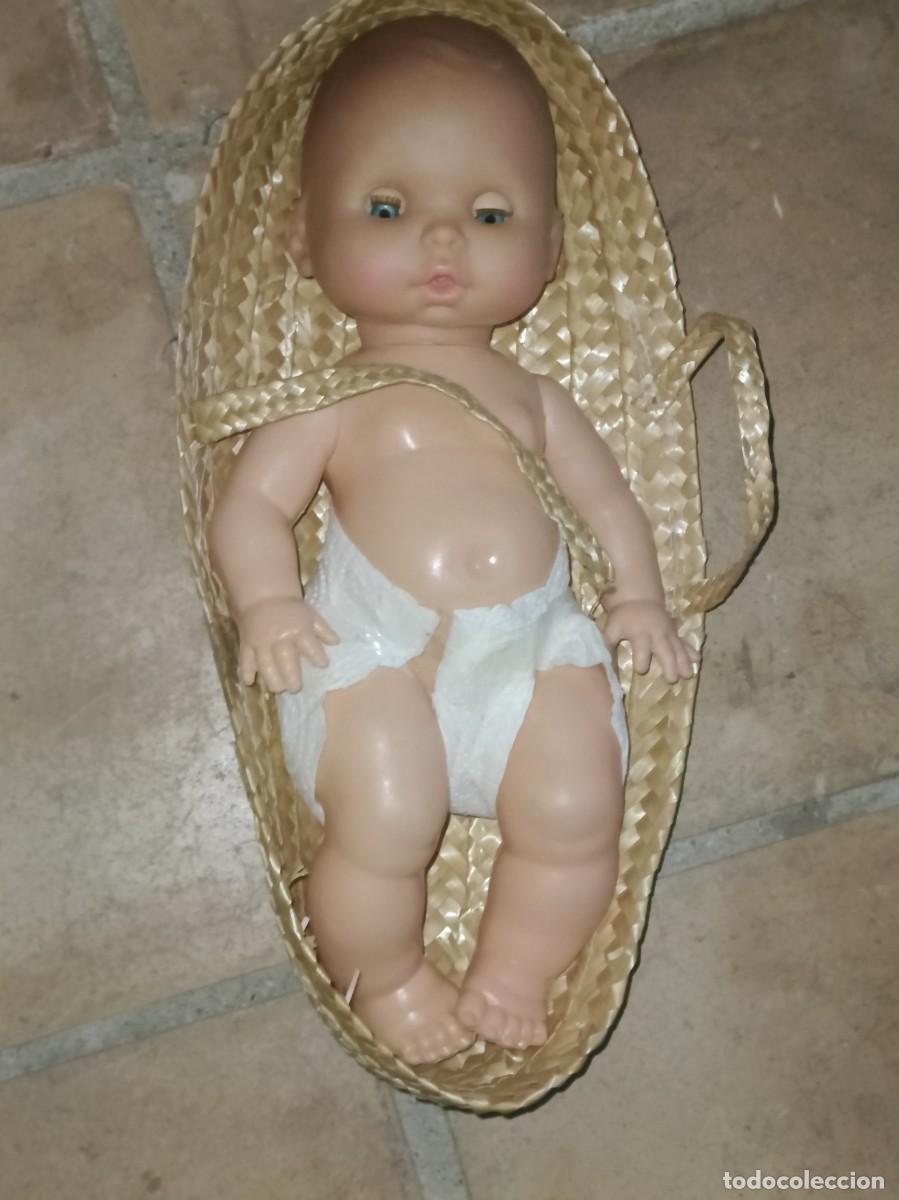 Mu&ntilde;ecas espa&ntilde;olas modernas: Antiguo mu&ntilde;eco en su capazo a identificar - Foto 1
