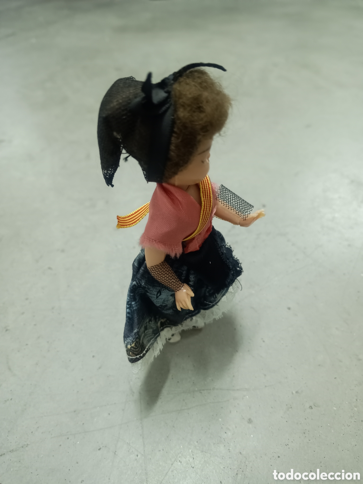 Mu&ntilde;ecas espa&ntilde;olas modernas: MU&Ntilde;ECA REGIONAL DE CELULOIDE CON OJOS DURMIENTES - Foto 2