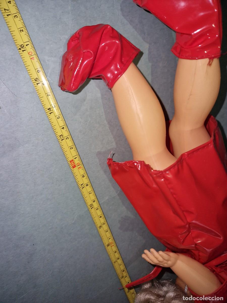 Mu&ntilde;ecas espa&ntilde;olas modernas: MU&Ntilde;ECA CON CHUBASQUERO - Foto 3