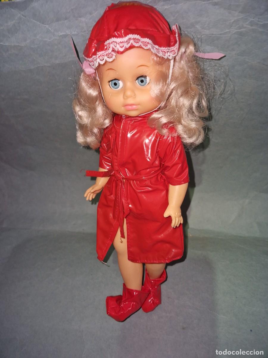 Mu&ntilde;ecas espa&ntilde;olas modernas: MU&Ntilde;ECA CON CHUBASQUERO - Foto 4