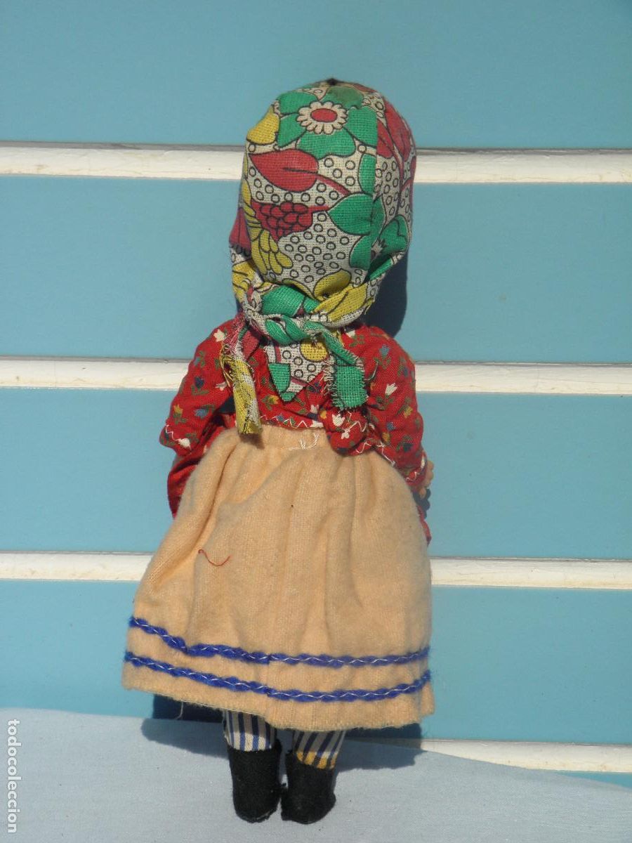 Mu&ntilde;ecas espa&ntilde;olas modernas: Antigua mu&ntilde;eca regional portuguesa de celuloide - Foto 3