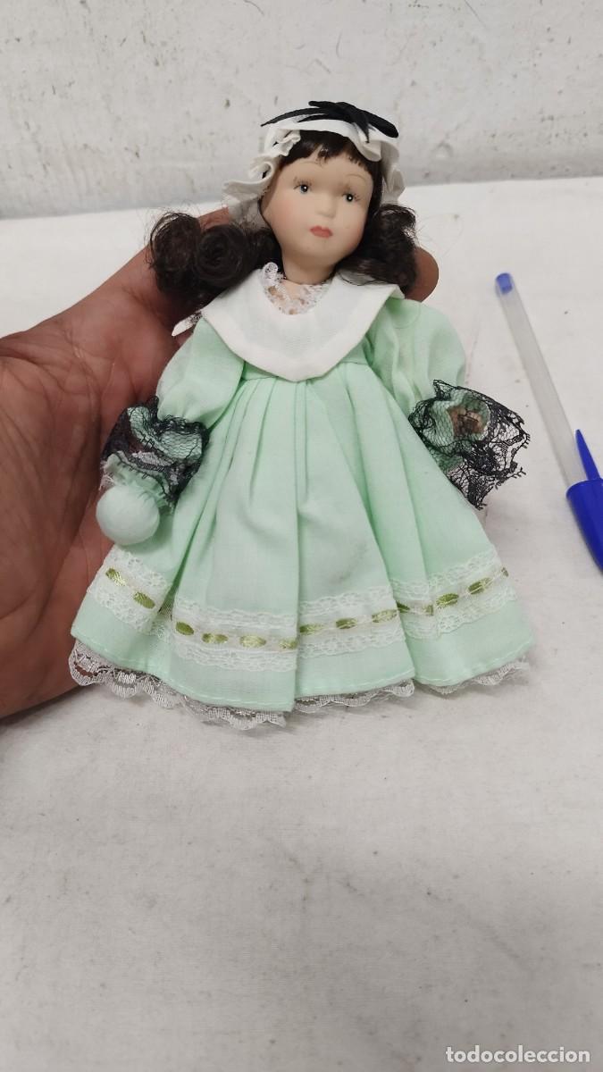 Mu&ntilde;ecas espa&ntilde;olas modernas: Antigua mu&ntilde;eca de porcelana - Foto 1