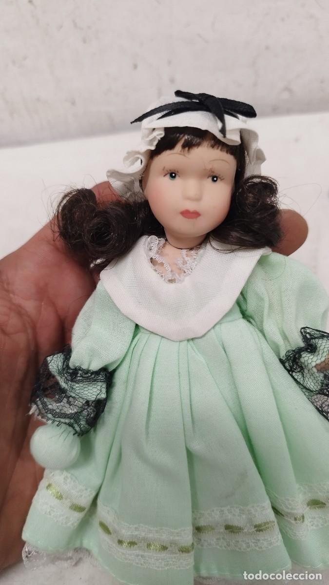 Mu&ntilde;ecas espa&ntilde;olas modernas: Antigua mu&ntilde;eca de porcelana - Foto 2