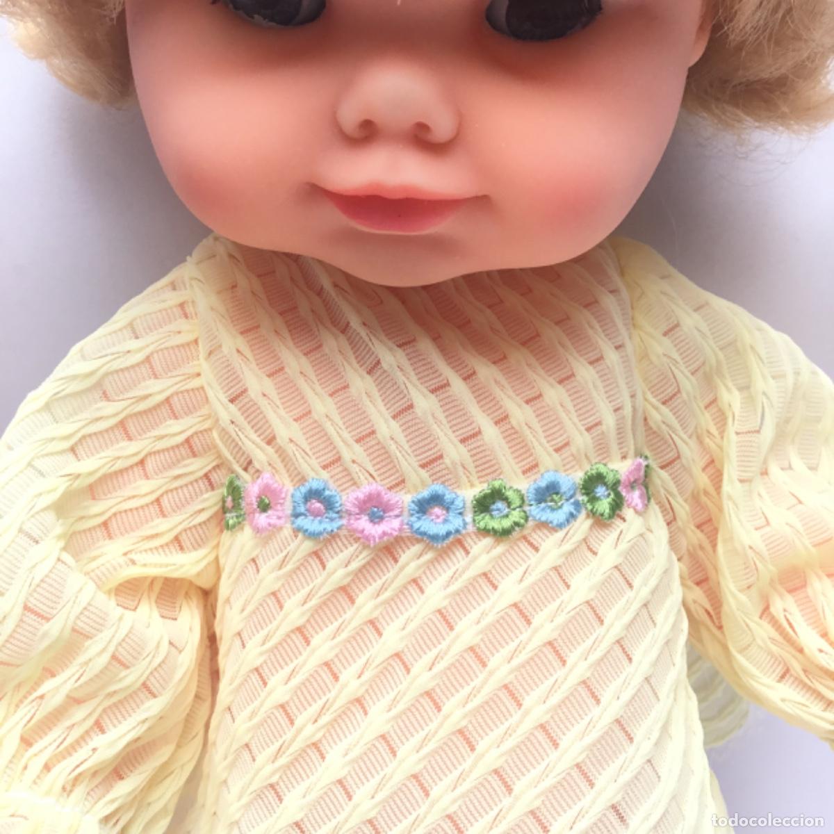 Mu&ntilde;ecas espa&ntilde;olas modernas: Mu&ntilde;eca Kira de Farita con caja - Foto 2