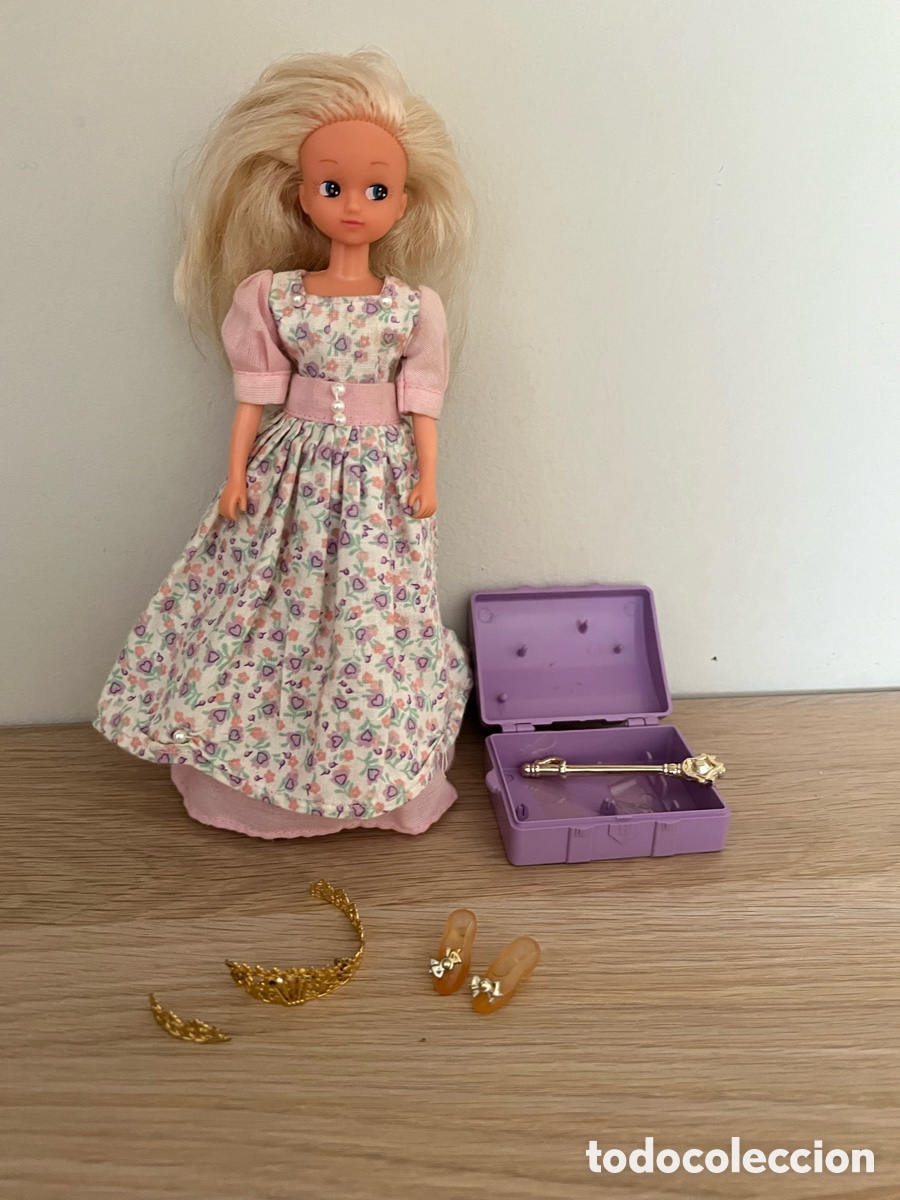 Mu&ntilde;ecas espa&ntilde;olas modernas: Chabel cenicienta y cofre - Foto 1