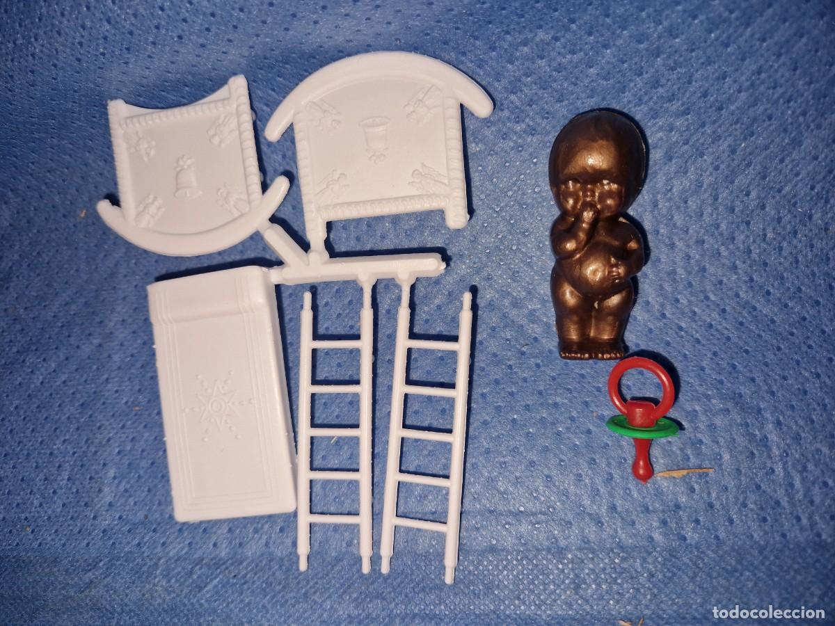 Mu&ntilde;ecas espa&ntilde;olas modernas: mu&ntilde;eco bebe con cuna y chupete - Foto 1
