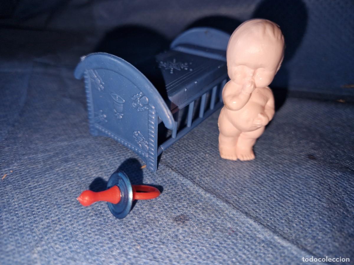 Mu&ntilde;ecas espa&ntilde;olas modernas: mu&ntilde;eco bebe con cama y chupete - Foto 3