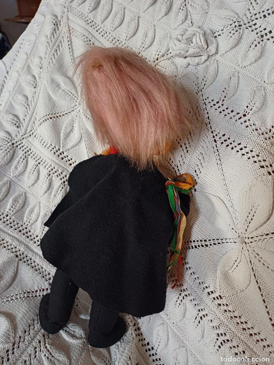 Mu&ntilde;ecas espa&ntilde;olas modernas: Mu&ntilde;eca de fieltro y alambre. Tuno - Foto 2