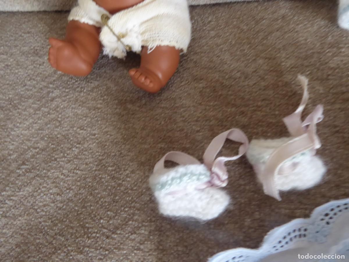 Mu&ntilde;ecas espa&ntilde;olas modernas: Mu&ntilde;eca barriguitas negra con cuna - Foto 5