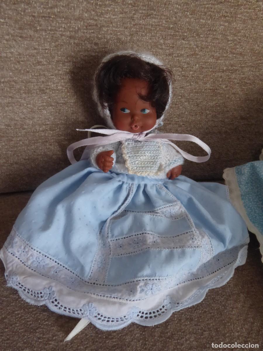 Mu&ntilde;ecas espa&ntilde;olas modernas: Mu&ntilde;eca barriguitas negra con cuna - Foto 10
