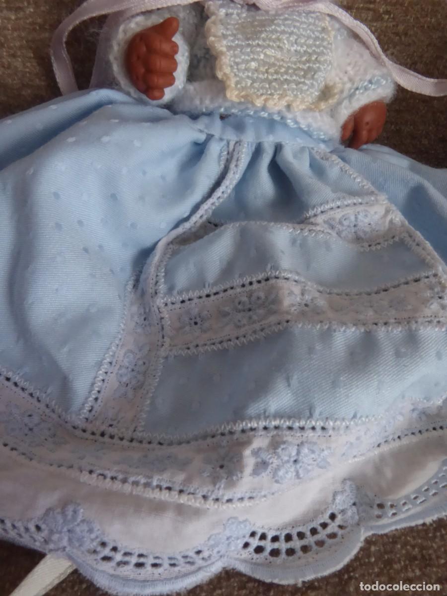 Mu&ntilde;ecas espa&ntilde;olas modernas: Mu&ntilde;eca barriguitas negra con cuna - Foto 11