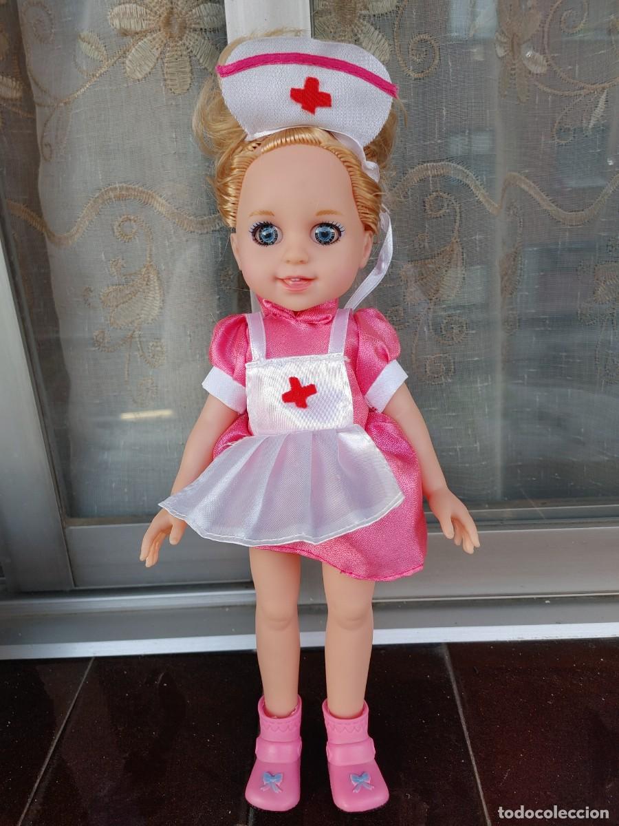 Mu&ntilde;ecas espa&ntilde;olas modernas: mu&ntilde;eca enfermera,mide 29 ctm - Foto 1