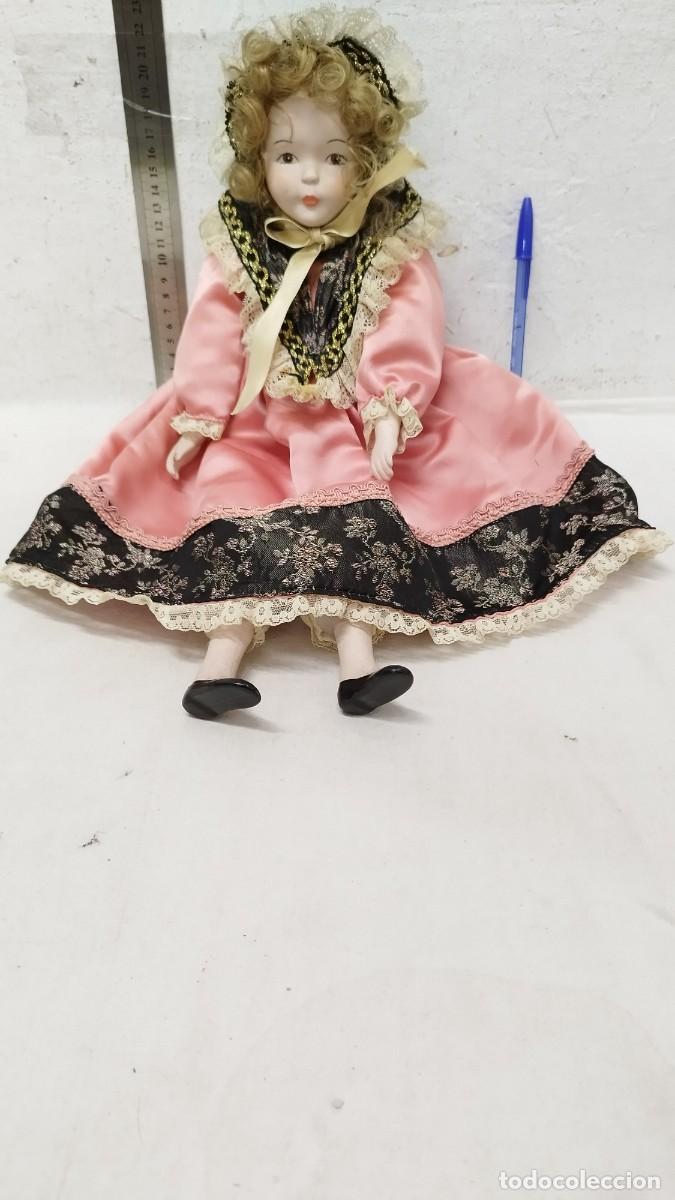 Mu&ntilde;ecas espa&ntilde;olas modernas: Antigua mu&ntilde;eca de porcelana - Foto 1