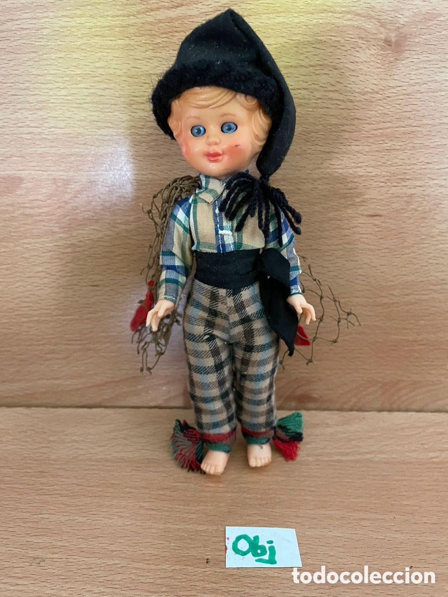 Mu&ntilde;ecas espa&ntilde;olas modernas: Mu&ntilde;eco de celuloide con traje regiona - Foto 1