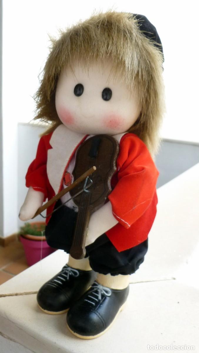 Mu&ntilde;ecas espa&ntilde;olas modernas: Mu&ntilde;eco musical de cuerda - Foto 2