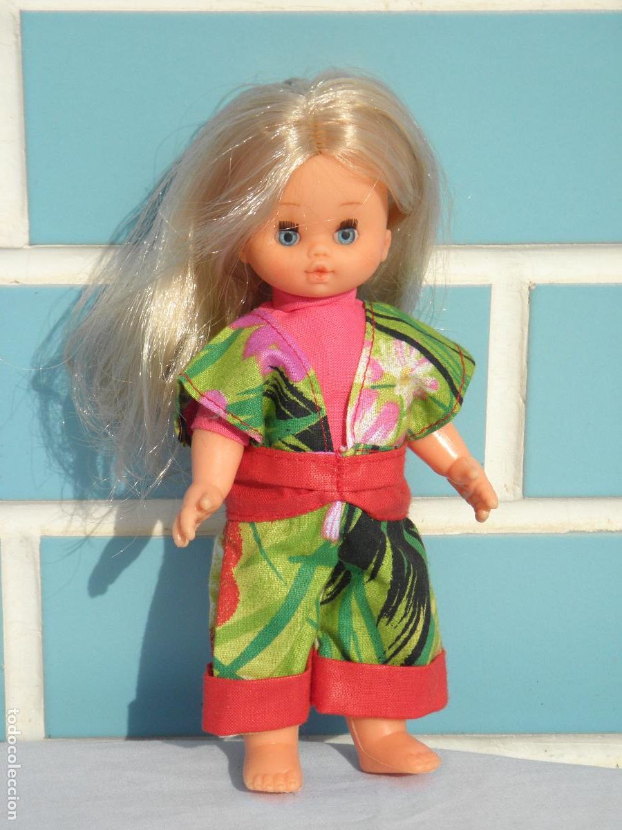 Mu&ntilde;ecas Espa&ntilde;olas Modernas: Mu&ntilde;eca antigua Alina de b.b. , la mu&ntilde;eca que camina