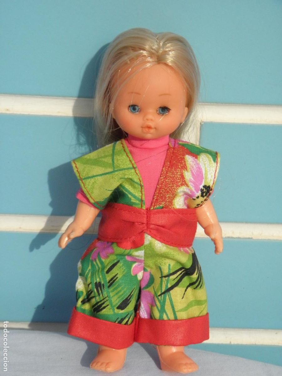 Mu&ntilde;ecas Espa&ntilde;olas Modernas: Mu&ntilde;eca antigua Alina de b.b. , la mu&ntilde;eca que camina