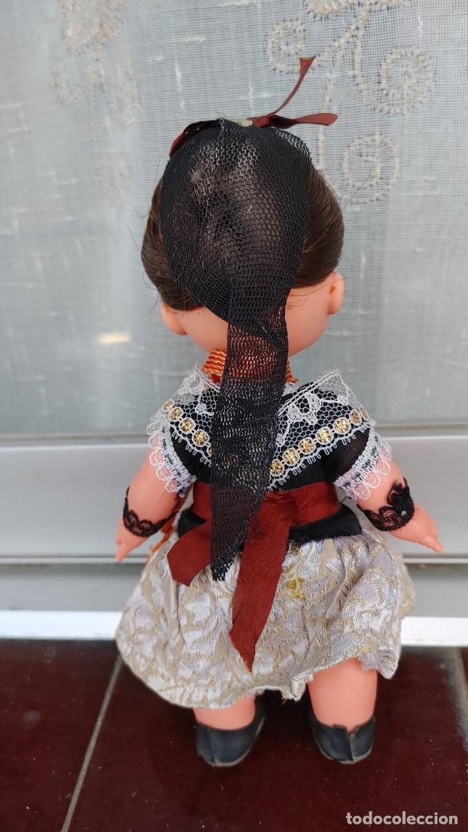 Mu&ntilde;ecas espa&ntilde;olas modernas: mu&ntilde;eca regional antigua,mide 16 centimetros - Foto 2