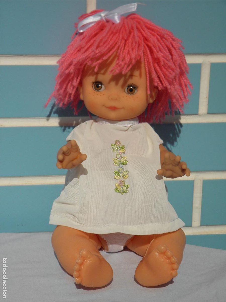 Mu&ntilde;ecas Espa&ntilde;olas Modernas: Antigua mu&ntilde;eca con pelo de lana rosa