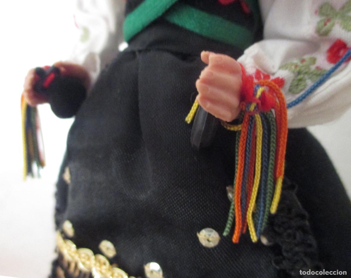Mu&ntilde;ecas espa&ntilde;olas modernas: LEONESA. MARAGATA. MU&Ntilde;ECA BEIBI. LE&Oacute;N. COSERVADA. - Foto 2