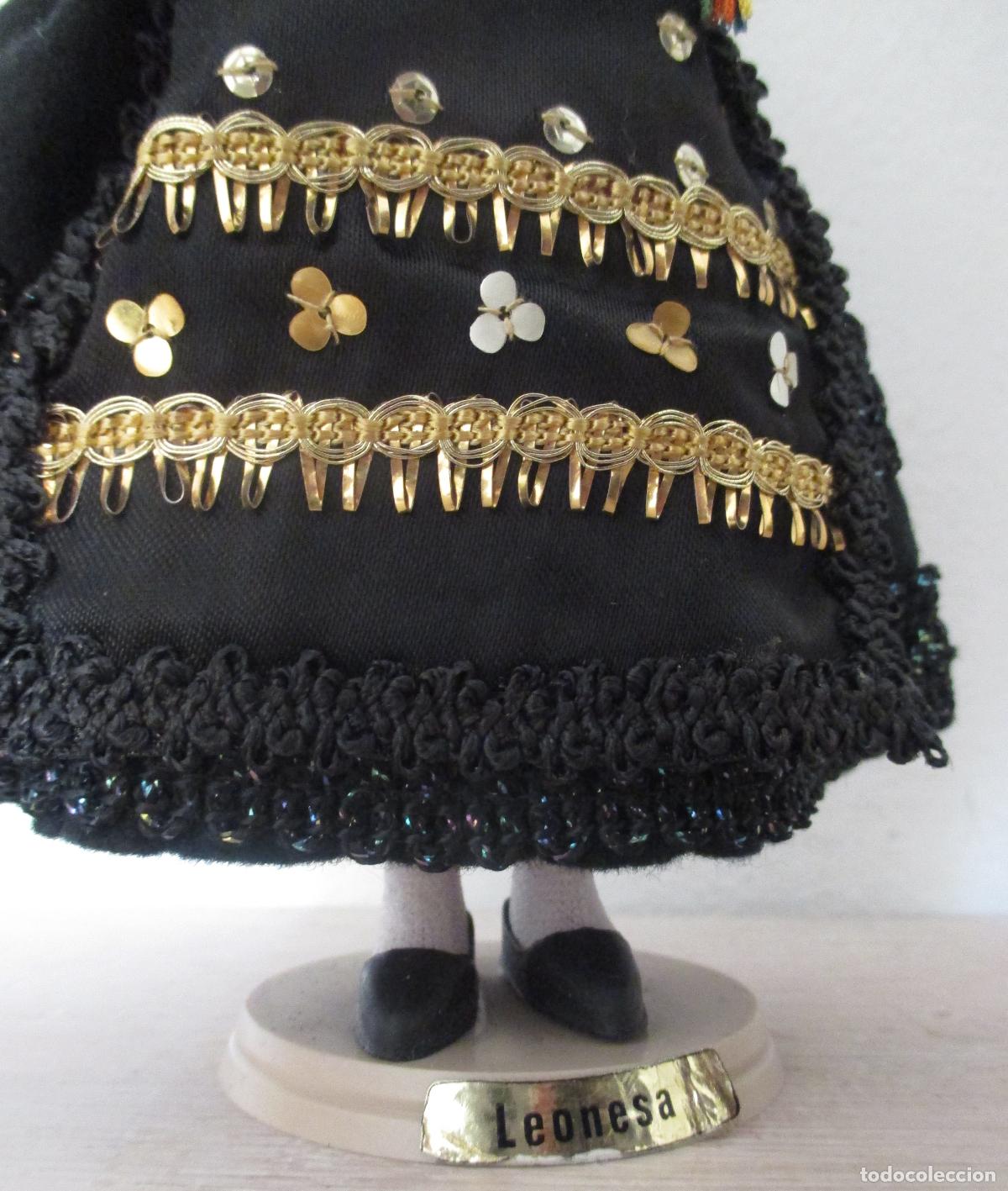 Mu&ntilde;ecas espa&ntilde;olas modernas: LEONESA. MARAGATA. MU&Ntilde;ECA BEIBI. LE&Oacute;N. COSERVADA. - Foto 4