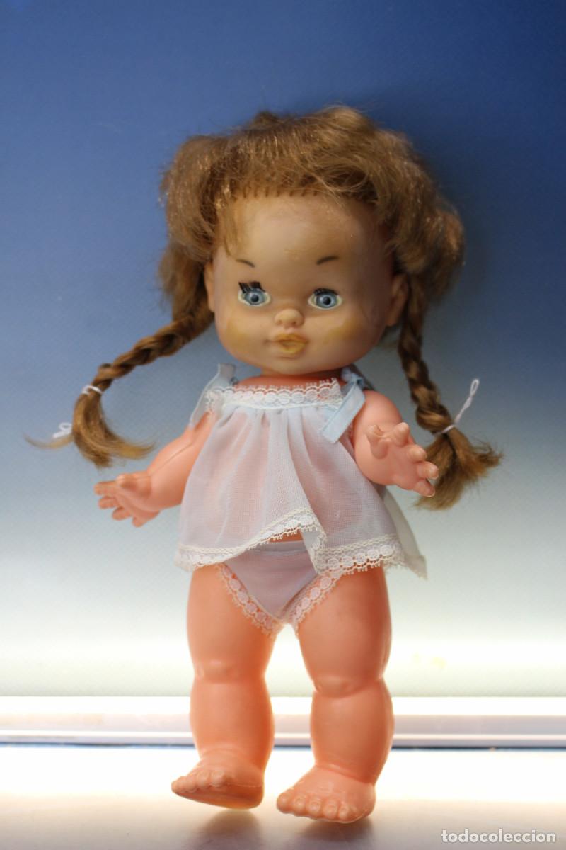 Mu&ntilde;ecas espa&ntilde;olas modernas: Mu&ntilde;eca Plumita de b.b. - bb.