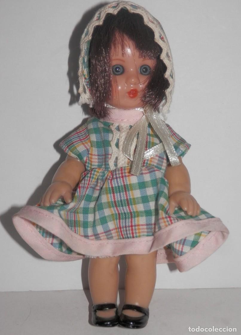 Mu&ntilde;ecas Espa&ntilde;olas Modernas: PEQUE&Ntilde;A MU&Ntilde;ECA MARIQUITA PEREZ