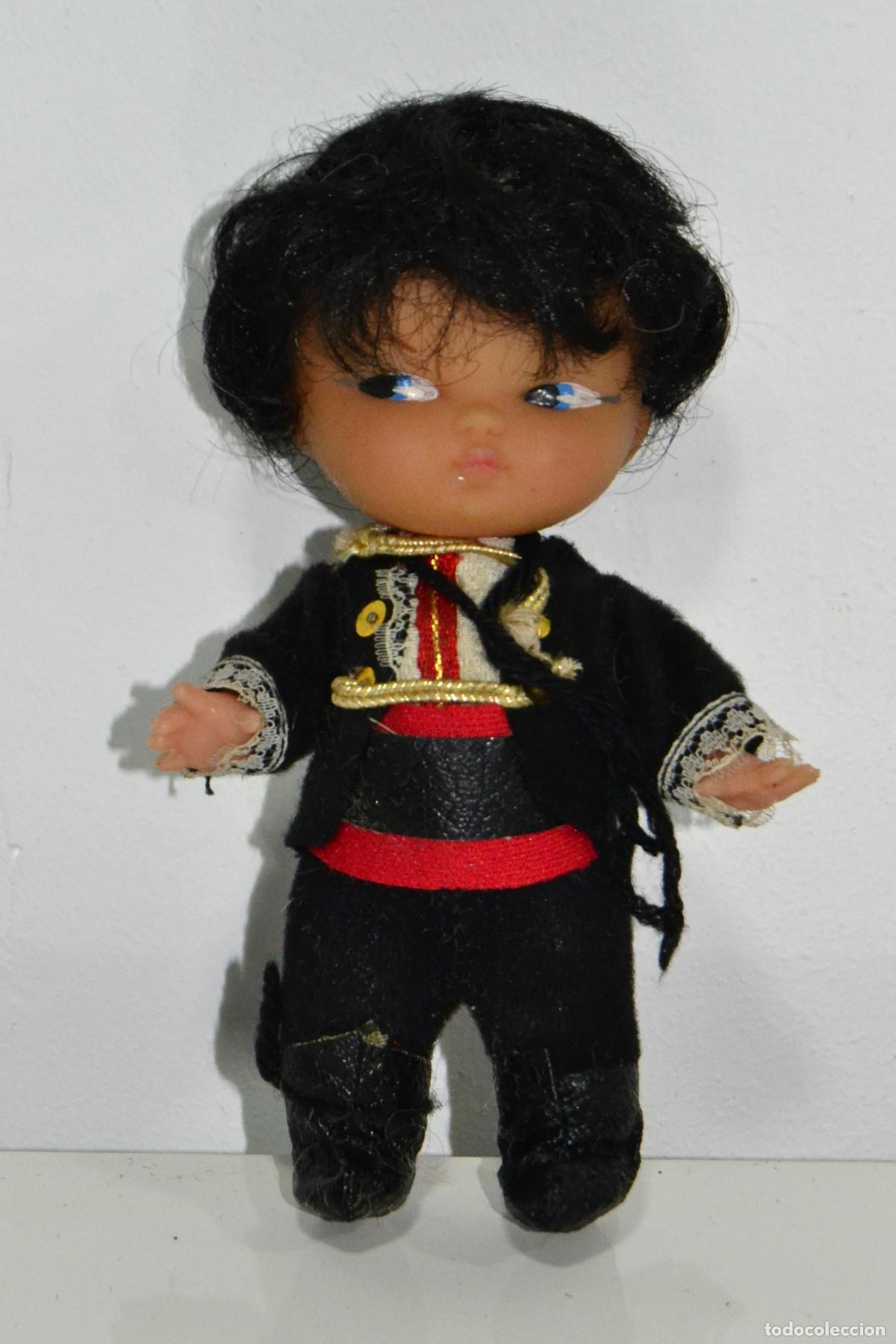 Mu&ntilde;ecas espa&ntilde;olas modernas: MU&Ntilde;ECO CON TRAJE T&Iacute;PICO REGIONAL - Foto 2