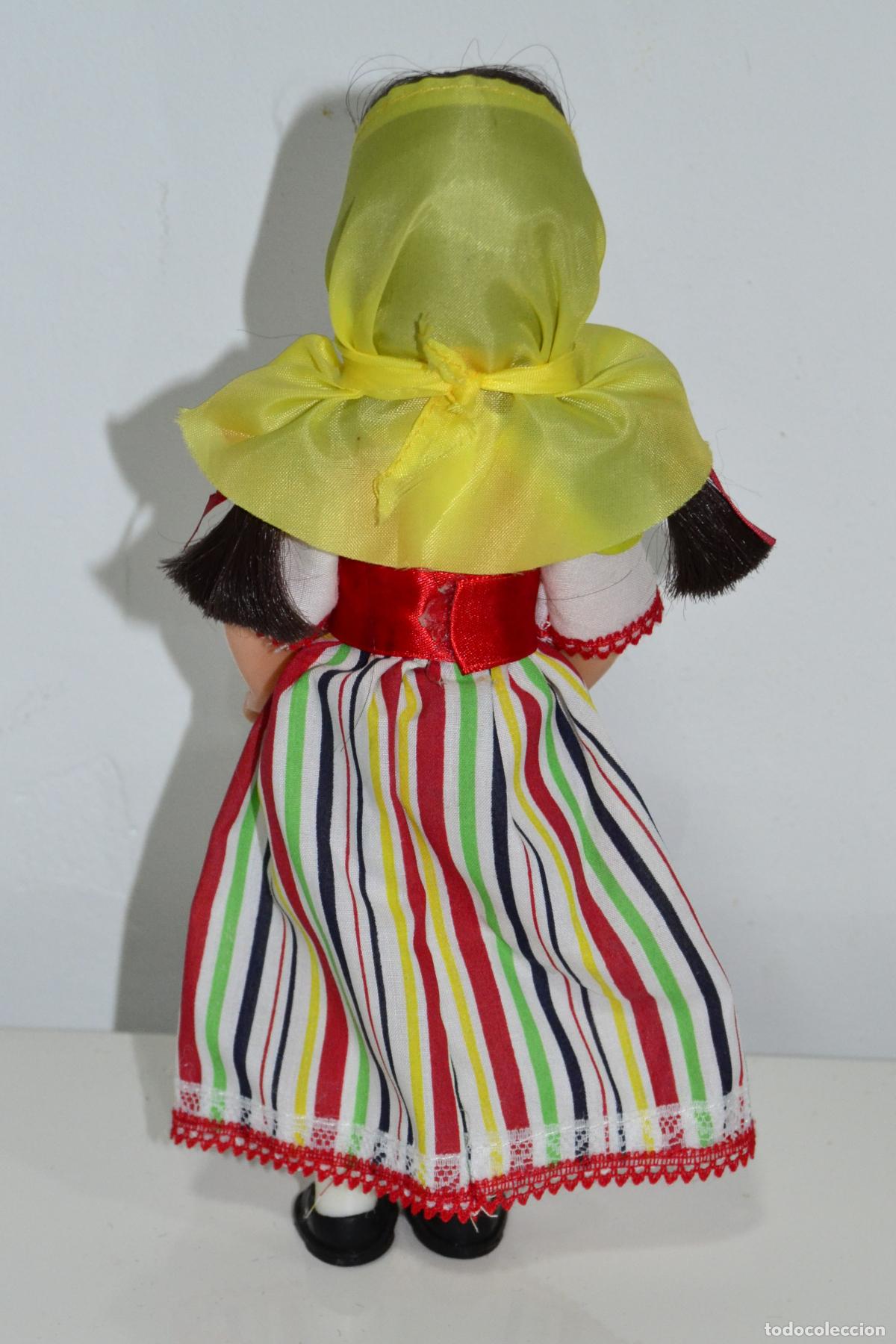 Mu&ntilde;ecas espa&ntilde;olas modernas: MU&Ntilde;ECA CON TRAJE T&Iacute;PICO REGIONAL DE CANARIAS - Foto 2