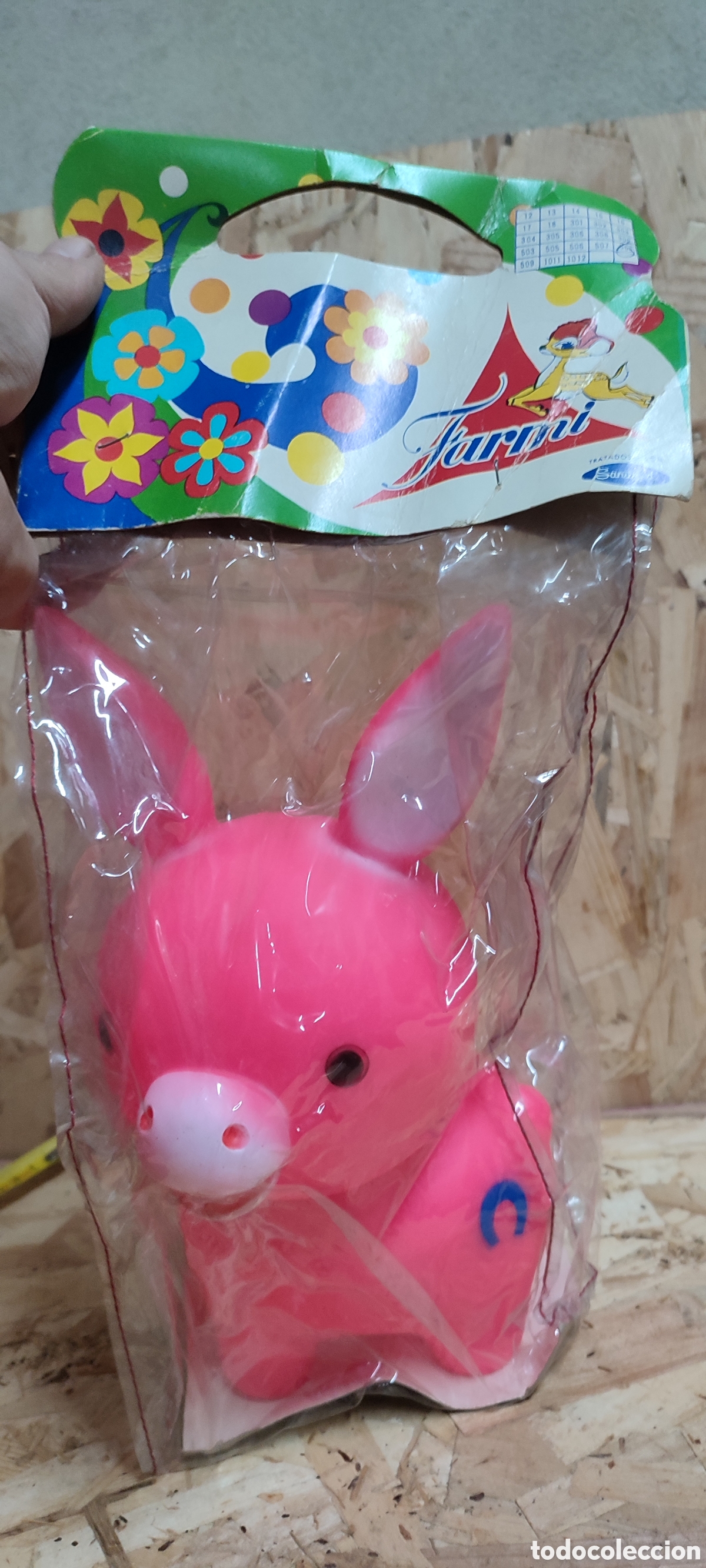 Mu&ntilde;ecas Espa&ntilde;olas Modernas: Antiguo mu&ntilde;eco de Farmi en su bl&iacute;ster, a&ntilde;os 80. Burrito rosa, fabricado en Espa&ntilde;a.