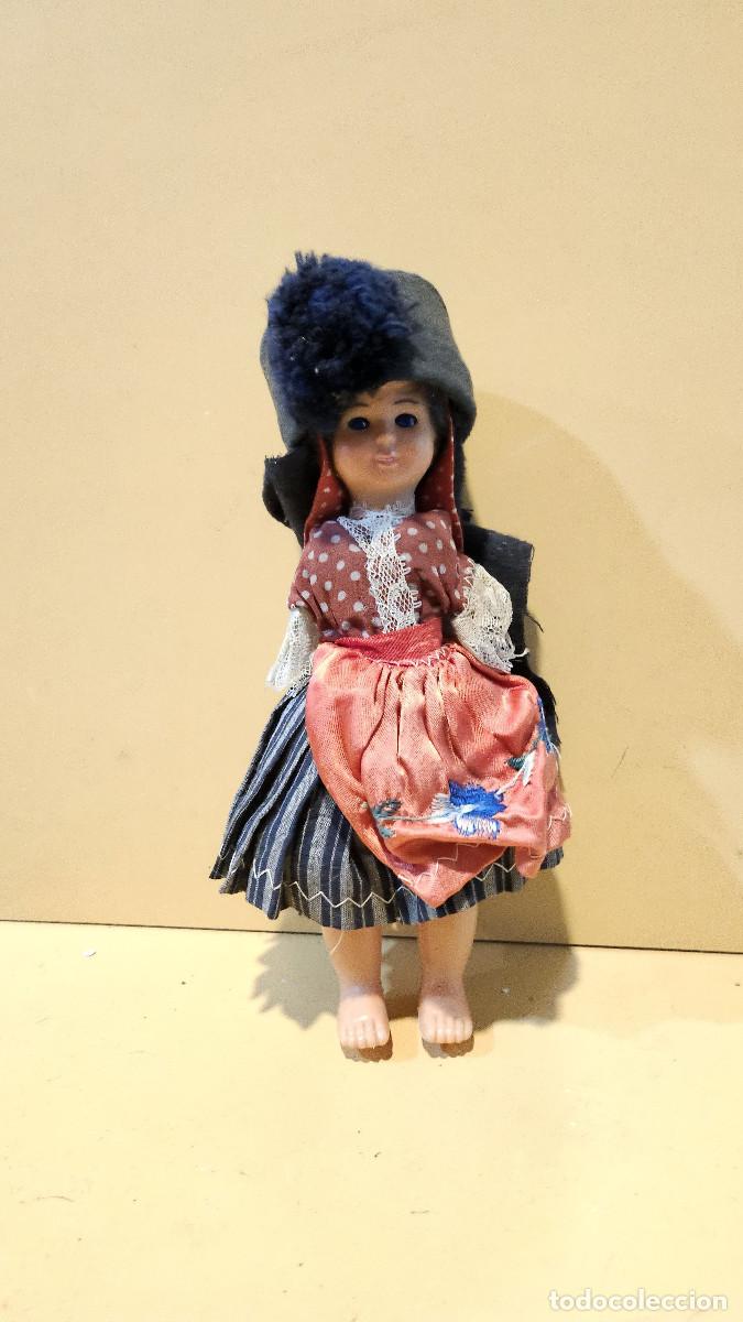 Mu&ntilde;ecas espa&ntilde;olas modernas: mu&ntilde;eca com traje tipo del pais - Foto 1