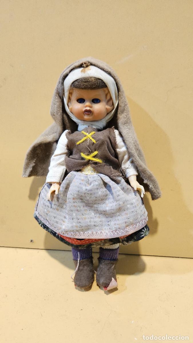 Mu&ntilde;ecas espa&ntilde;olas modernas: mu&ntilde;eca com traje tipo del pais - Foto 1