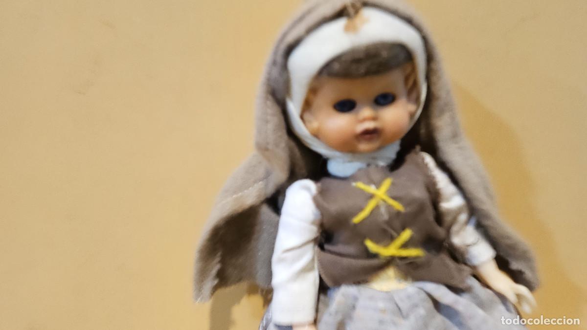 Mu&ntilde;ecas espa&ntilde;olas modernas: mu&ntilde;eca com traje tipo del pais - Foto 2