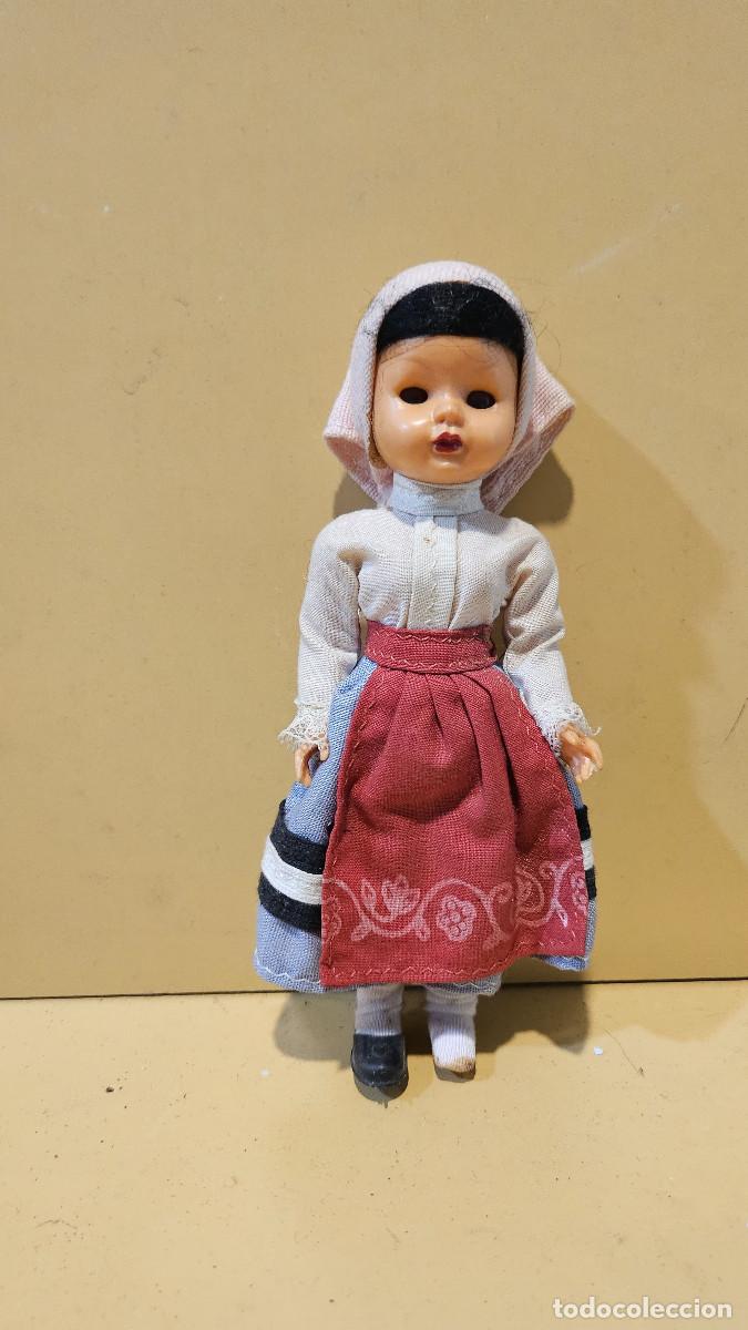 Mu&ntilde;ecas espa&ntilde;olas modernas: mu&ntilde;eca com traje tipo del pais - Foto 1