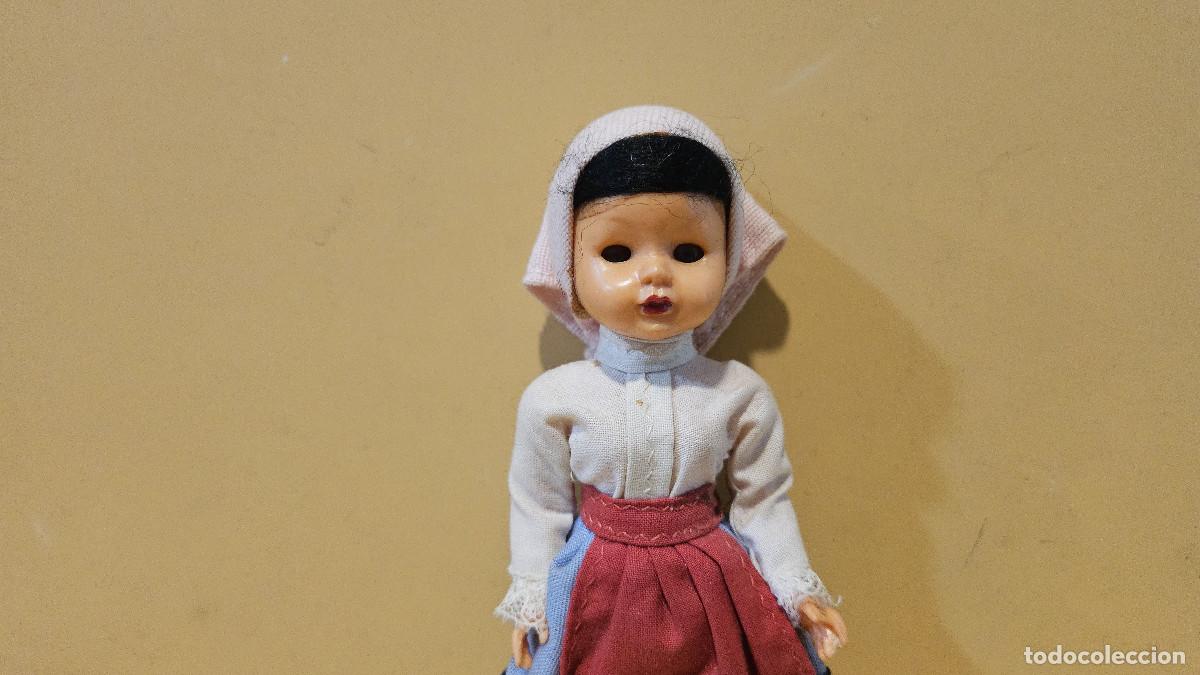 Mu&ntilde;ecas espa&ntilde;olas modernas: mu&ntilde;eca com traje tipo del pais - Foto 2