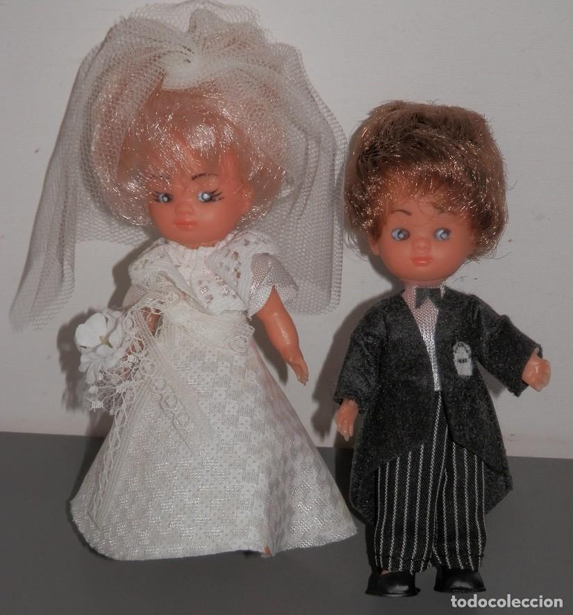 Mu&ntilde;ecas espa&ntilde;olas modernas: PAREJA DE MU&Ntilde;ECOS DE COMUNION- LA BORDERA ONIL - Foto 1