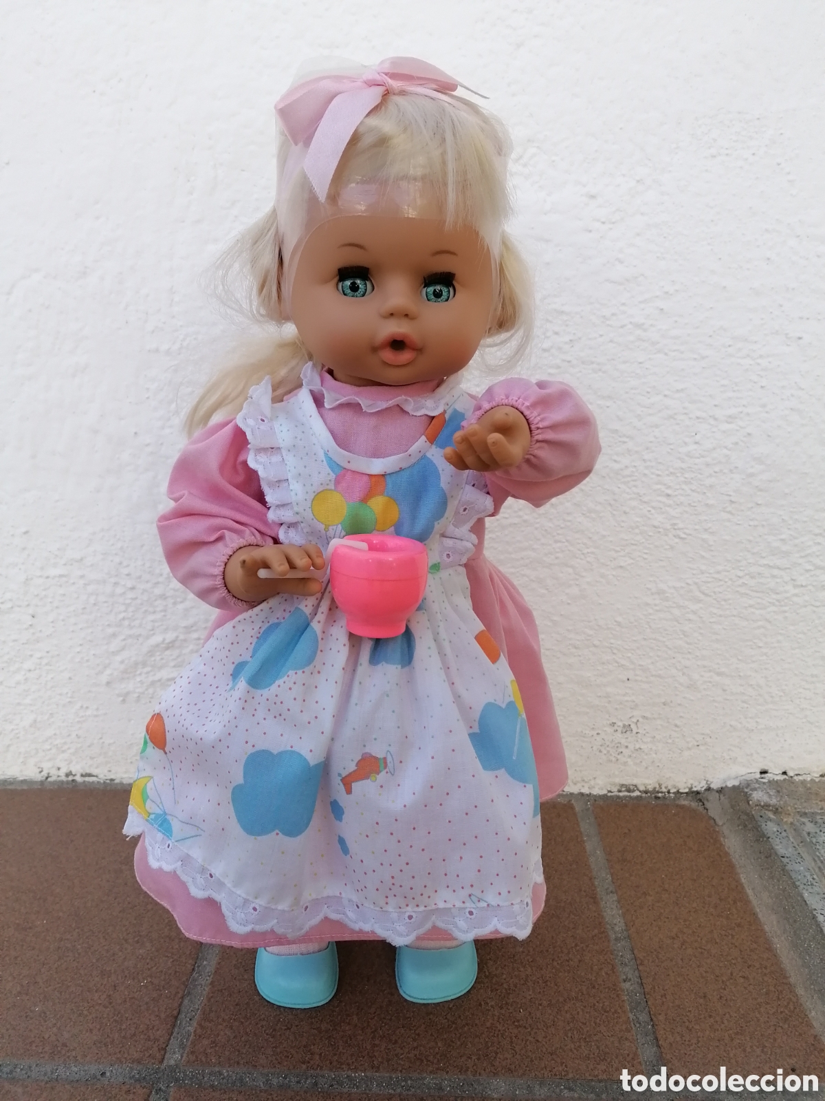 Mu&ntilde;ecas espa&ntilde;olas modernas: Mu&ntilde;eca burbujitas andadora de Gesmar a&ntilde;os 80-90