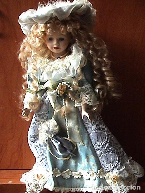 Modern Spanish Dolls: MU&Ntilde;ECA DE PORCELANA 42 CM DE ALTURA. VESTIDO Y SOMBRERO CLASICO.