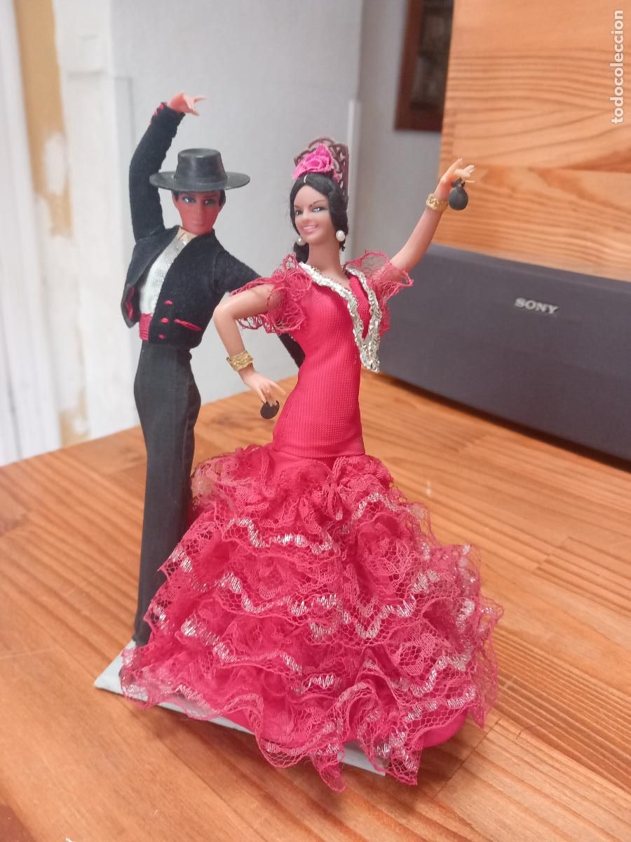 Mu&ntilde;ecas Espa&ntilde;olas Modernas: Bailaores flamencos en pareja. Fabricados por Mar&iacute;n en Chiclana C&aacute;diz,. a&ntilde;os 70. Miden : 20 cm