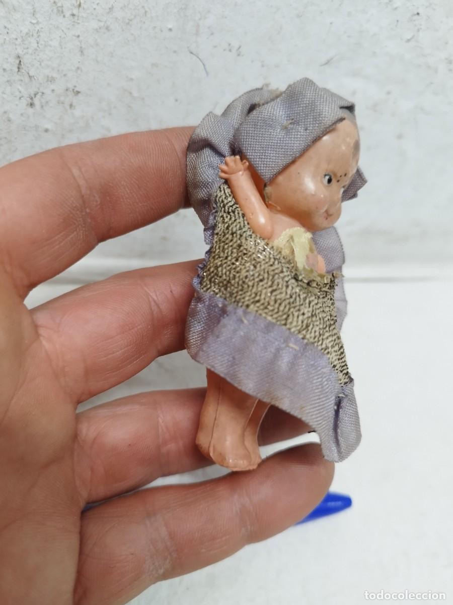 Mu&ntilde;ecas espa&ntilde;olas modernas: Antigua peque&ntilde;a mu&ntilde;eca de celuloide. - Foto 2