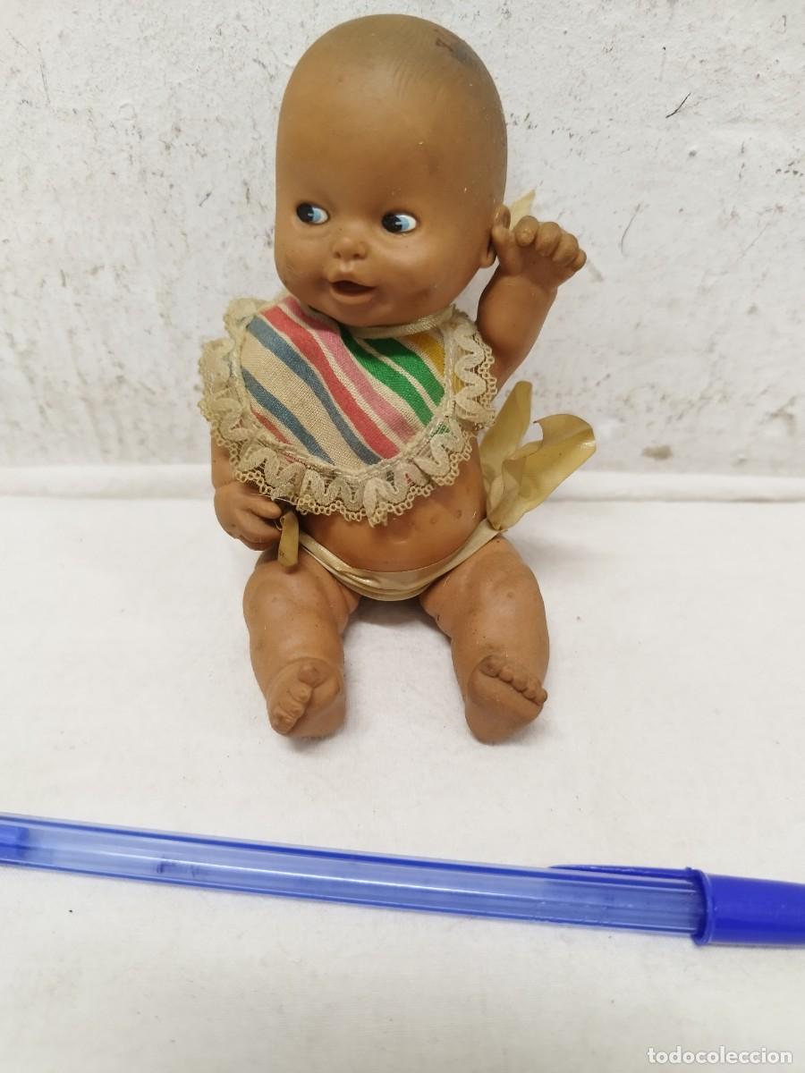 Mu&ntilde;ecas Espa&ntilde;olas Modernas: Antigua peque&ntilde;o mu&ntilde;eco de un bebe, a identificar.