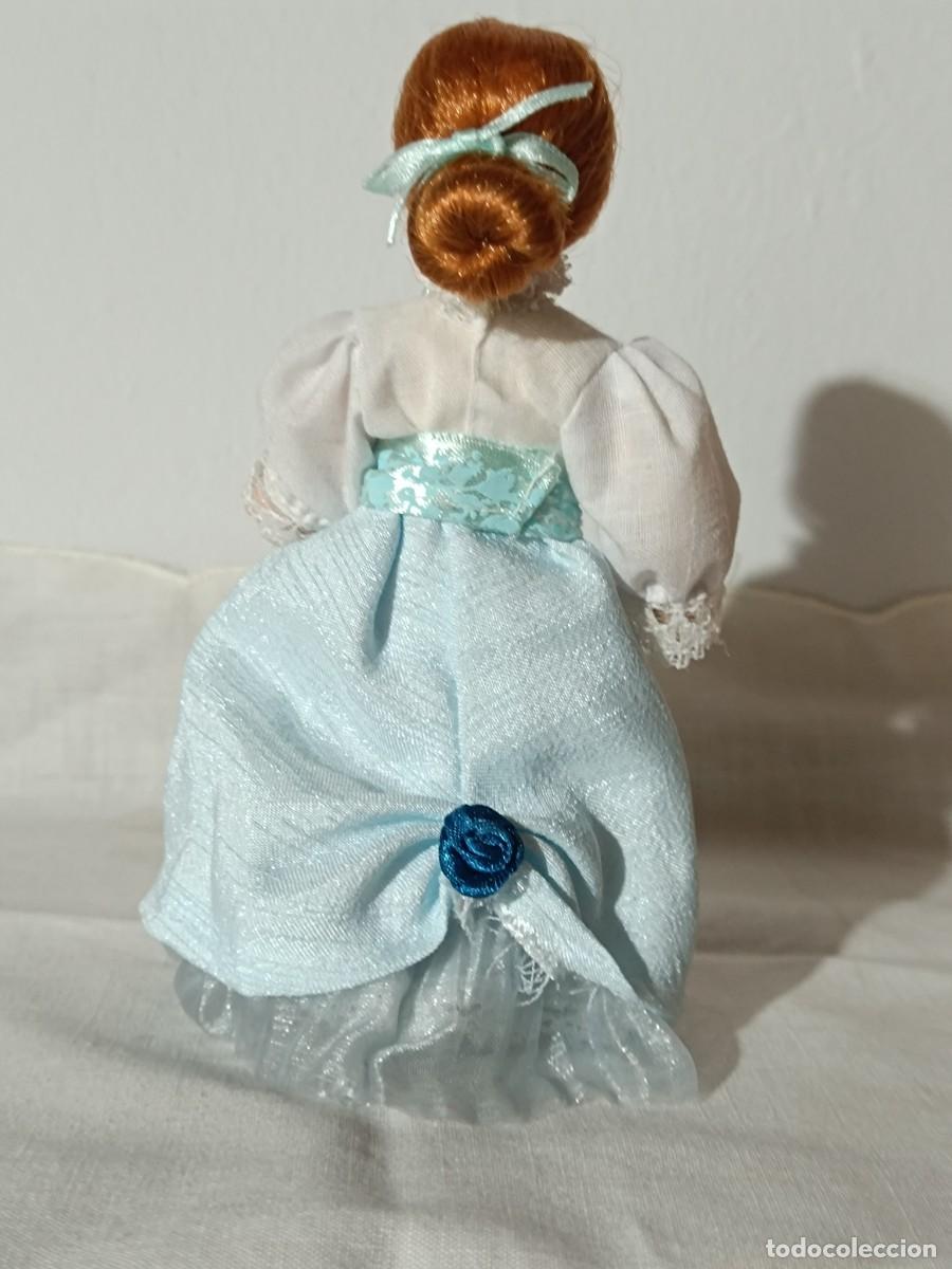 Mu&ntilde;ecas espa&ntilde;olas modernas: Mini mu&ntilde;eca de colecci&oacute;n. - Foto 2