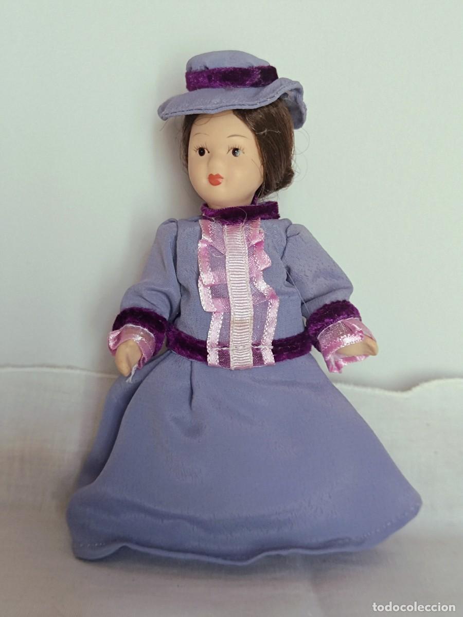 Mu&ntilde;ecas espa&ntilde;olas modernas: Mini mu&ntilde;eca de colecci&oacute;n. - Foto 1