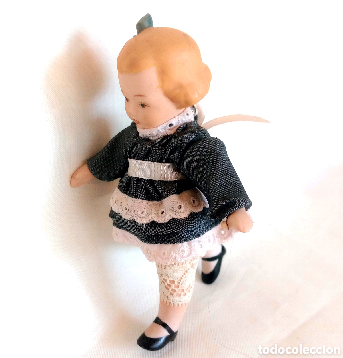 Mu&ntilde;ecas Espa&ntilde;olas Modernas: Peque&ntilde;a mu&ntilde;eca de porcelana de Cil Colecci&oacute;n