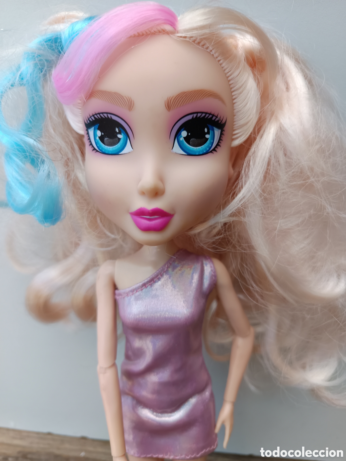 Mu&ntilde;ecas espa&ntilde;olas modernas: Mu&ntilde;eca tipo Rainbow articulada - Foto 2